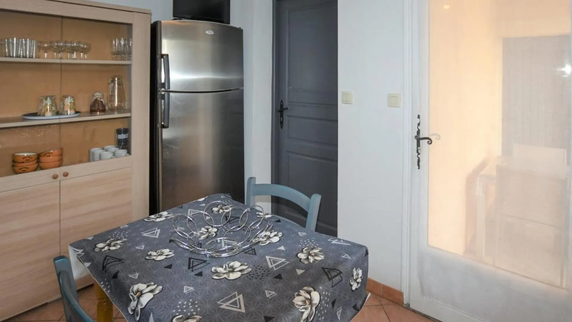 Villa Agreable Pres D'Avignon Avec Piscine Privative Et Wifi - Fr-1-708-85
