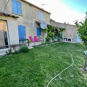  Hébergement de vacances Avignon- Montfavet En Périphérique Du Centre D'avignon Wifi Avec Grand Parking